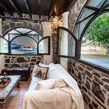 Appartement Plousiadi΄S Stone House à Skála Extérieur photo
