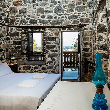 Appartement Plousiadi΄S Stone House à Skála Extérieur photo