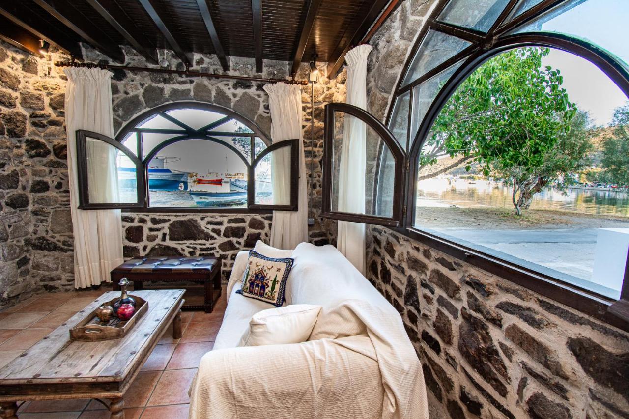 Appartement Plousiadi΄S Stone House à Skála Extérieur photo