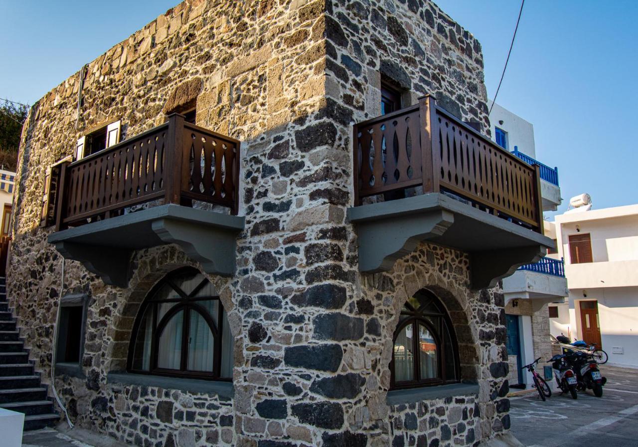 Appartement Plousiadi΄S Stone House à Skála Extérieur photo