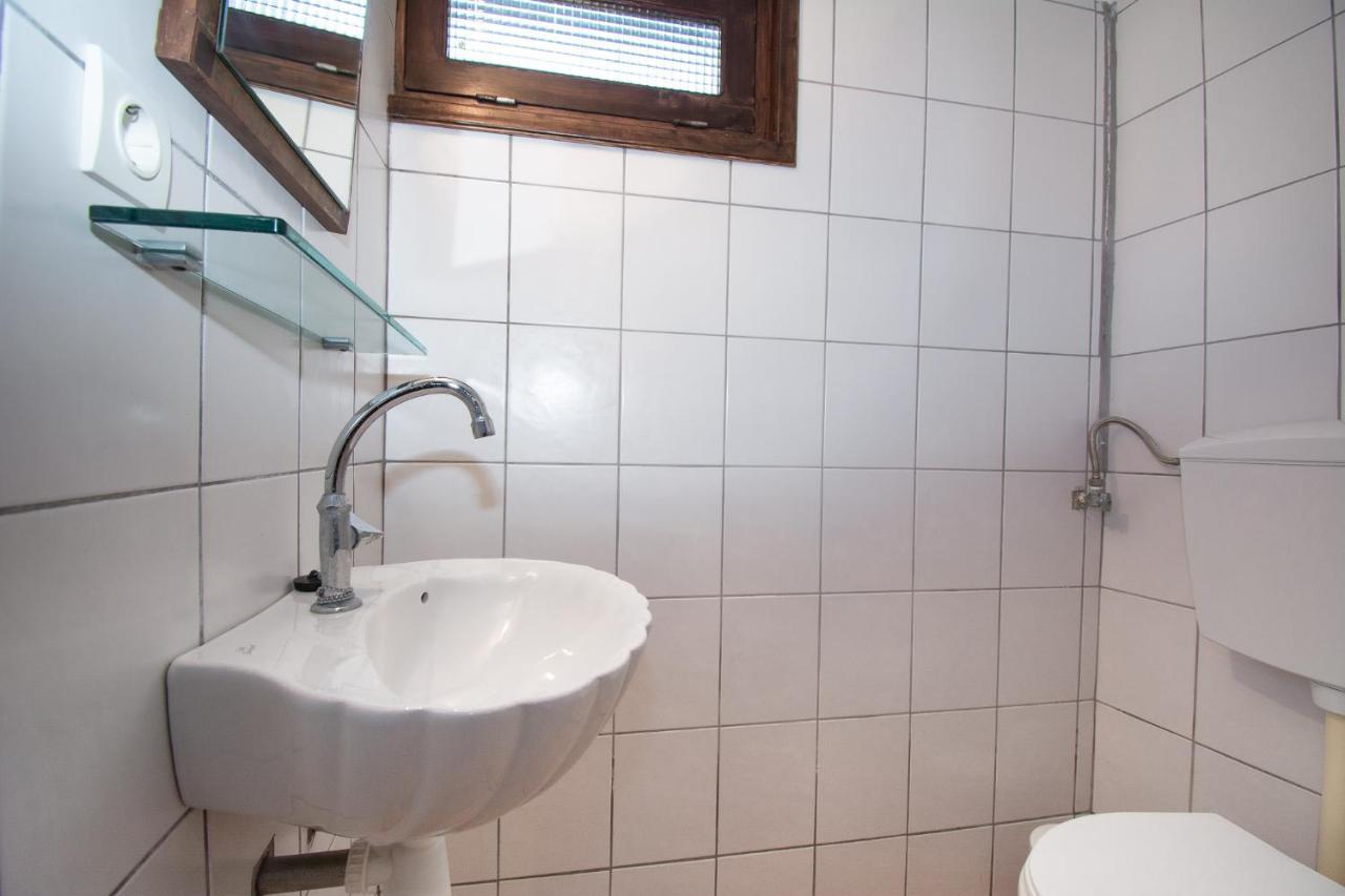 Appartement Plousiadi΄S Stone House à Skála Extérieur photo