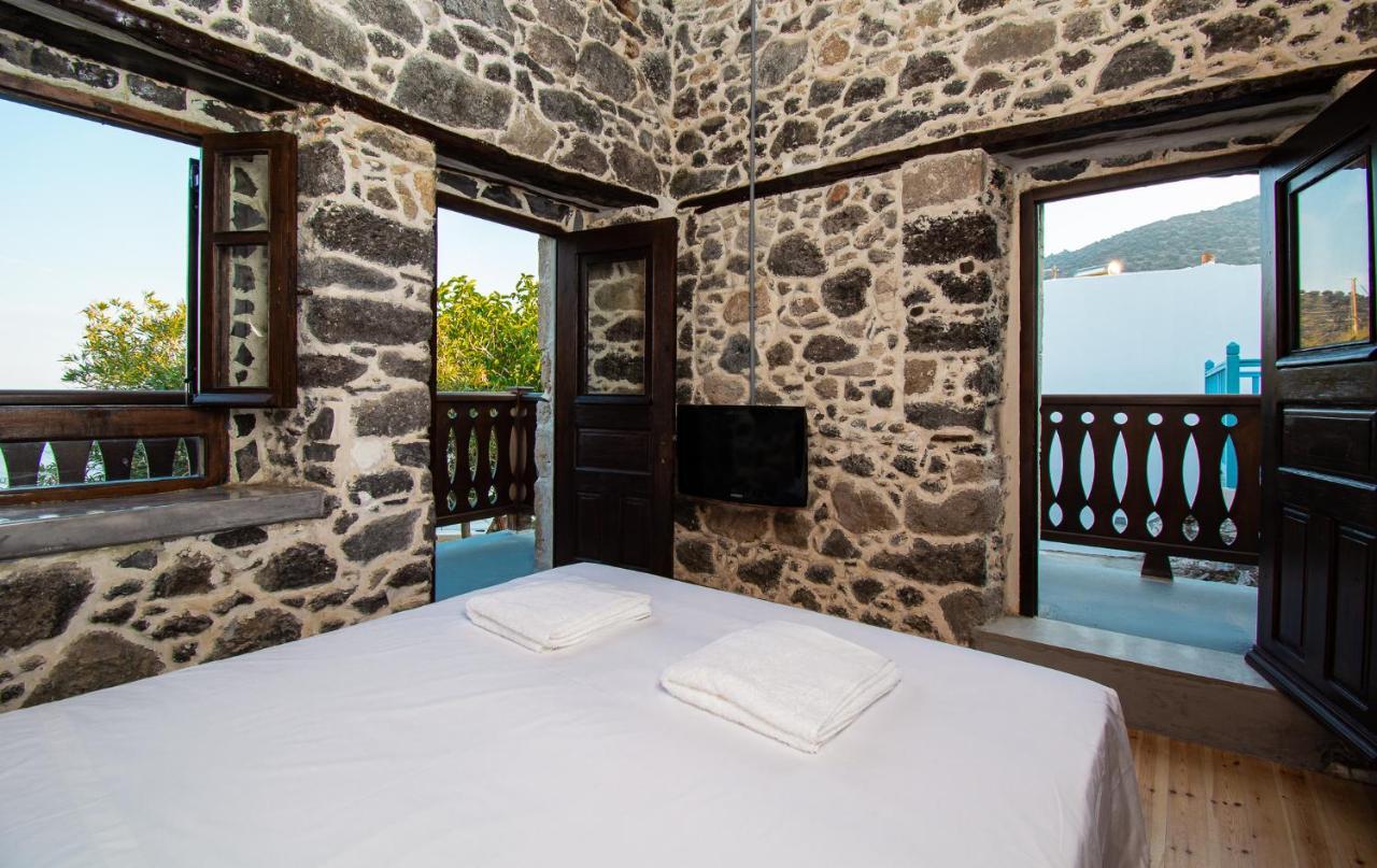 Appartement Plousiadi΄S Stone House à Skála Extérieur photo