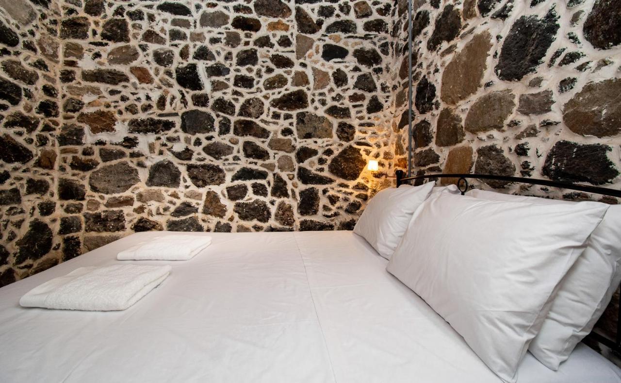 Appartement Plousiadi΄S Stone House à Skála Extérieur photo